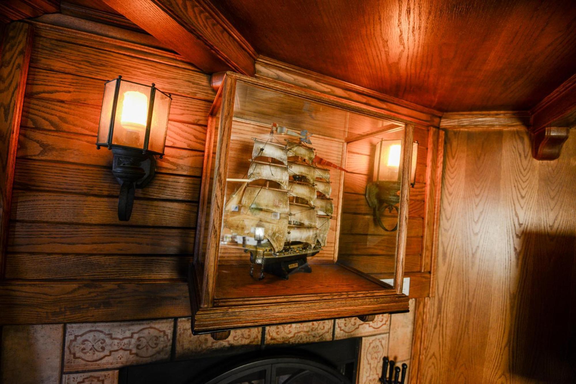 Castle Wood Theme Cottages- Couples Only Біг-Бер-Лейк Екстер'єр фото
