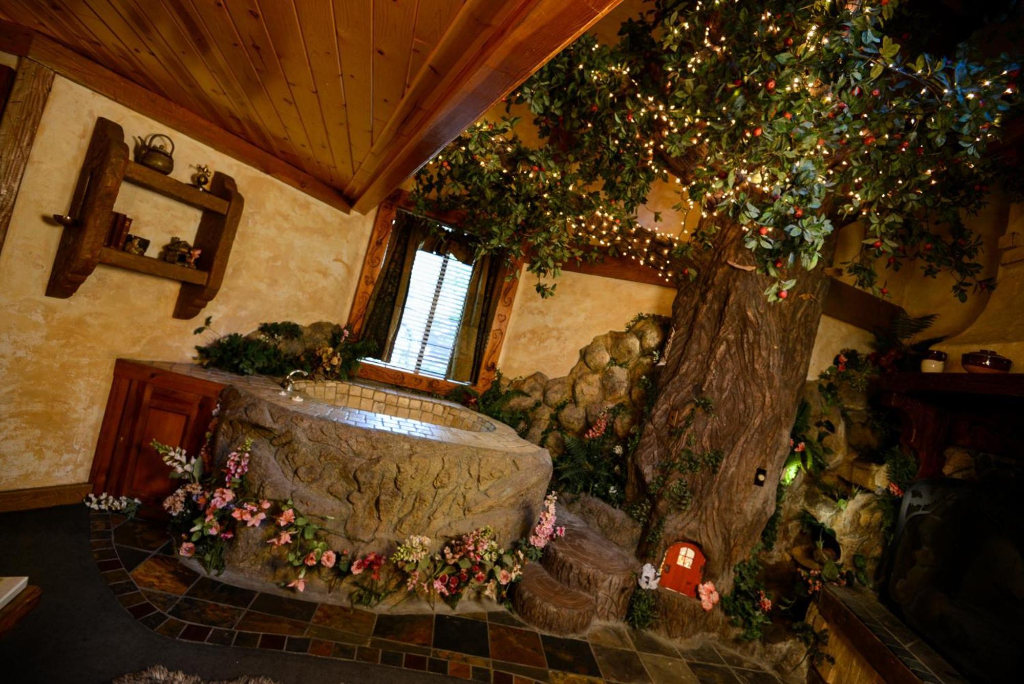 Castle Wood Theme Cottages- Couples Only Біг-Бер-Лейк Екстер'єр фото