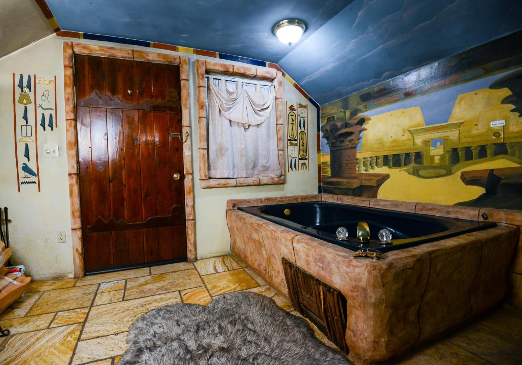 Castle Wood Theme Cottages- Couples Only Біг-Бер-Лейк Екстер'єр фото